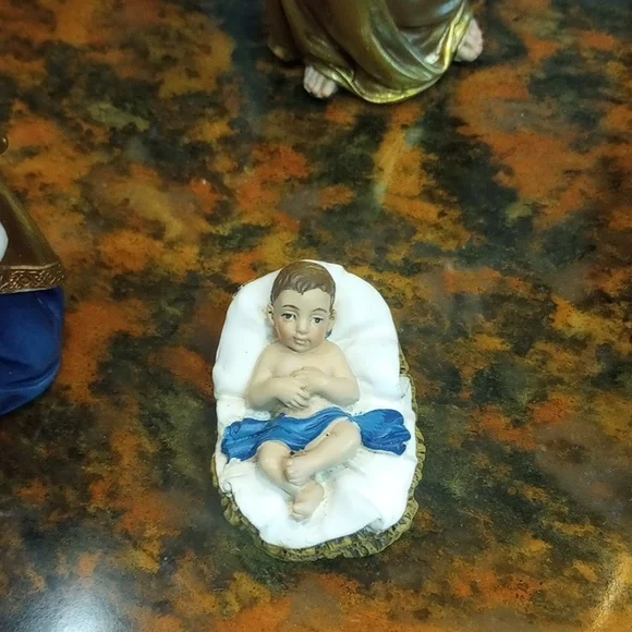 Nativity Set with Blue and Gold Accents - Picture 3 of 10